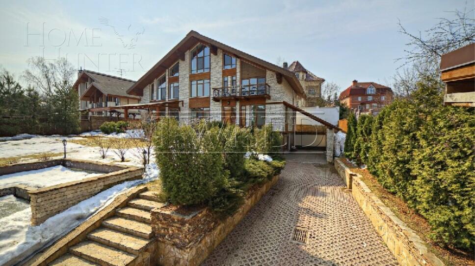 4-этажный коттедж 700 м² с отделкой