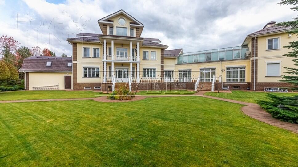 4-этажный коттедж 900 м² с отделкой