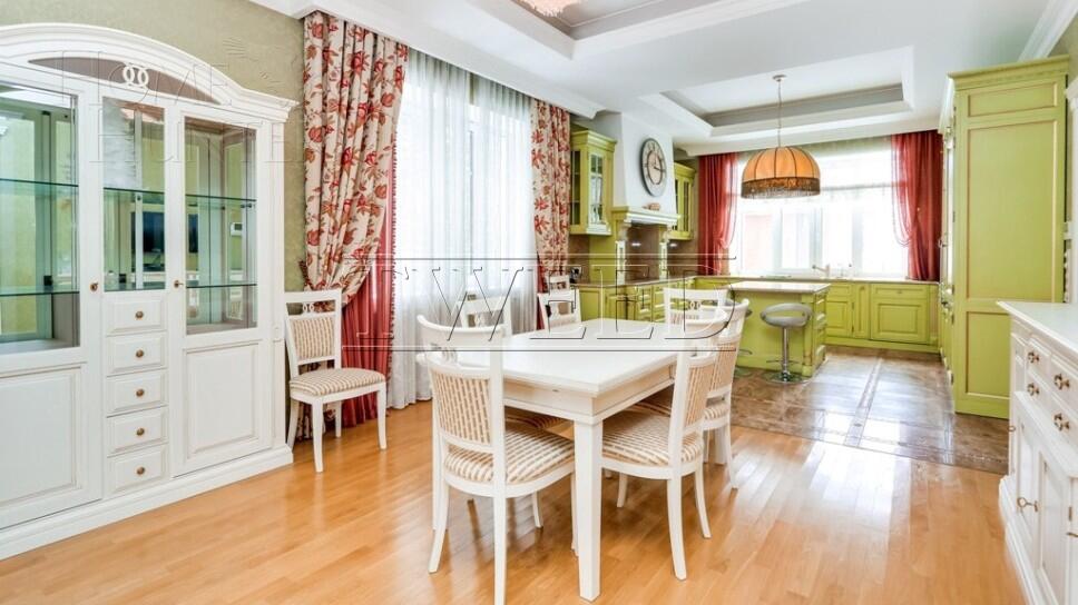 4-этажный коттедж 850 м² с отделкой