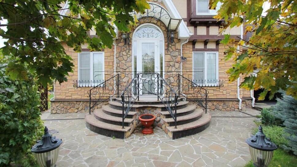 2-этажный коттедж 335 м² с отделкой