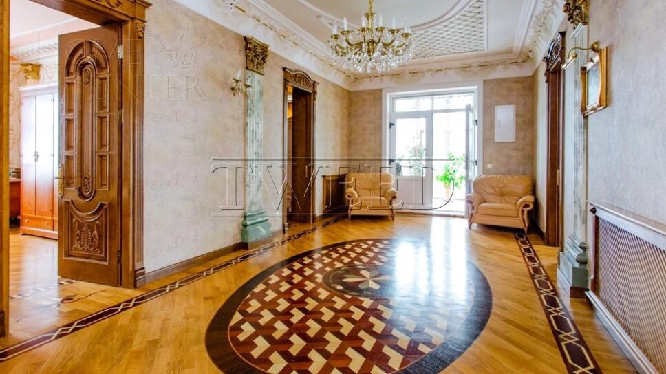 4-этажный коттедж 623 м² с отделкой