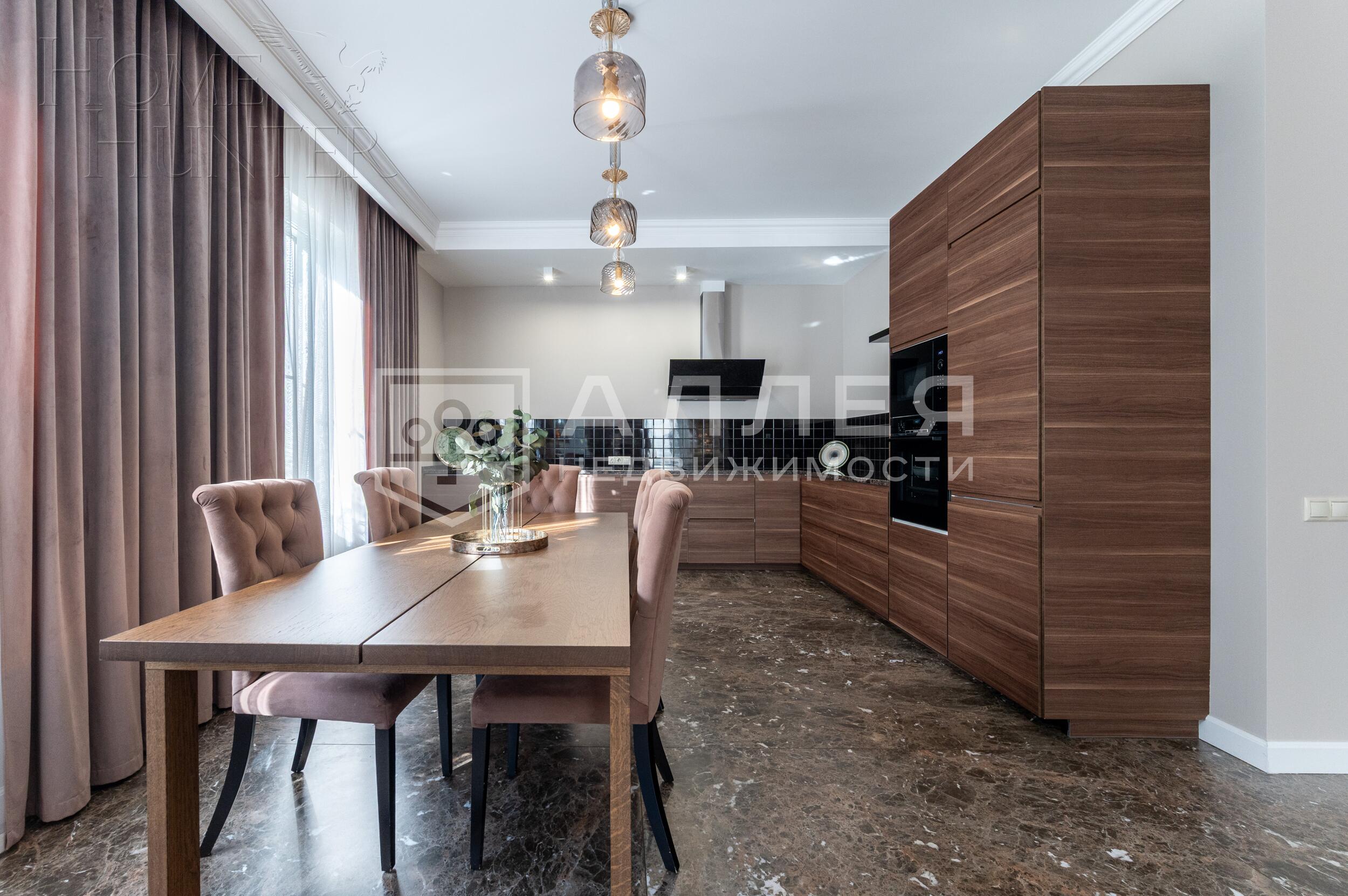 2-этажный таунхаус 240 м² с отделкой