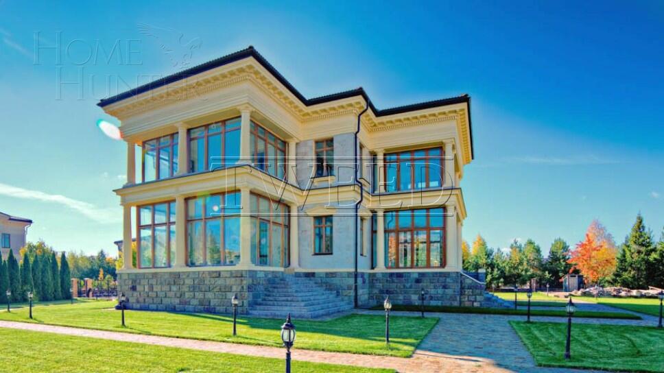 3-этажный коттедж 800 м² с отделкой