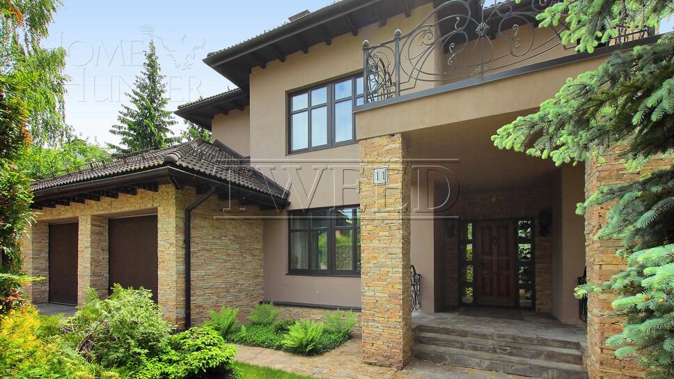 3-этажный коттедж 800 м² с отделкой