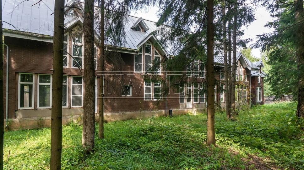 2-этажный коттедж 800 м² без отделки