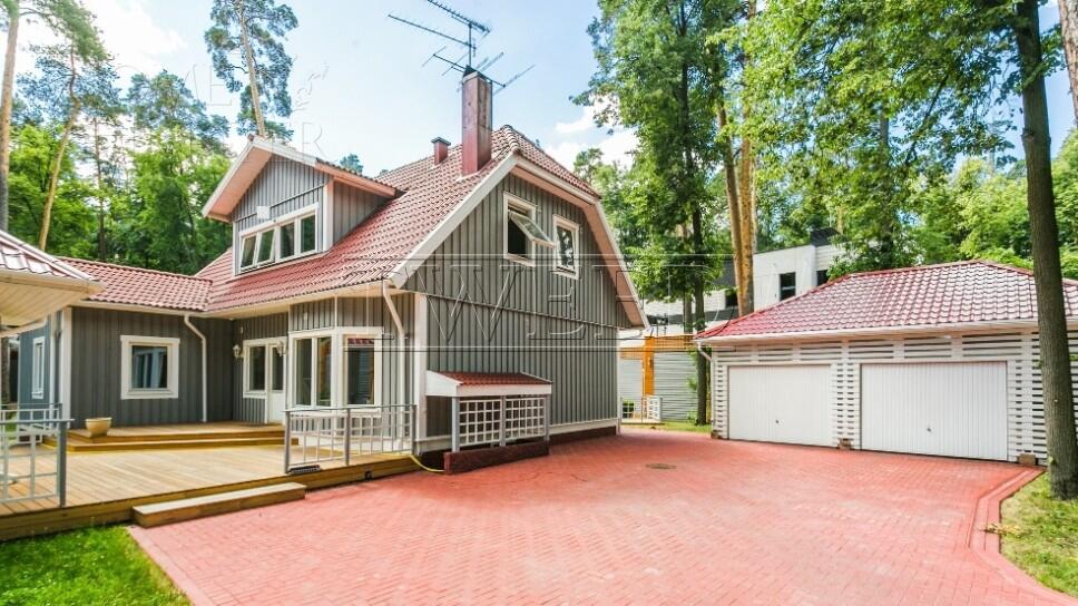 3-этажный коттедж 207.8 м² с отделкой