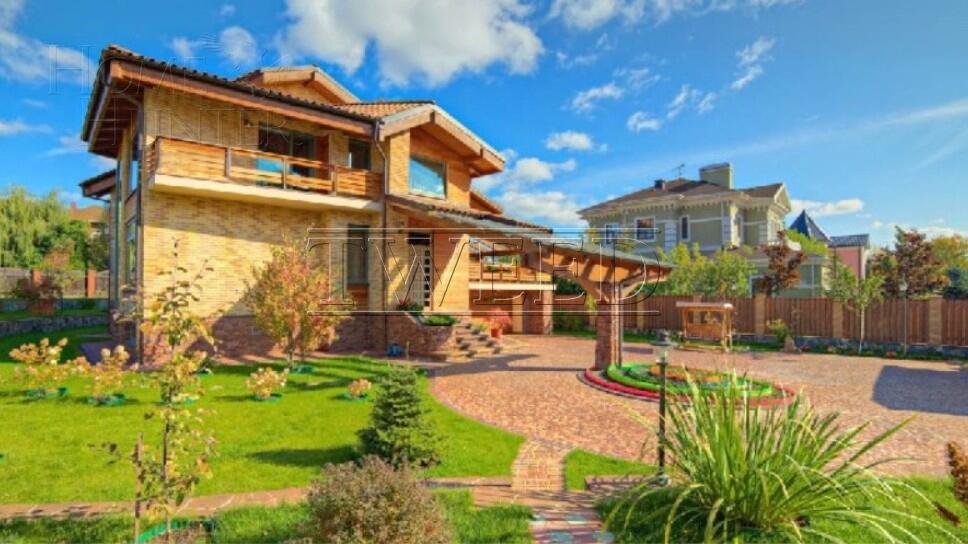 4-этажный коттедж 600 м² с отделкой
