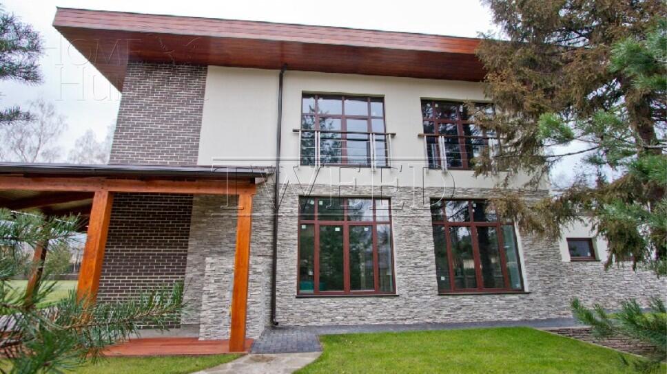 3-этажный коттедж 650 м² без отделки