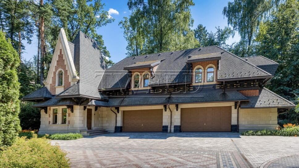 3-этажный коттедж 2 164 м² с отделкой