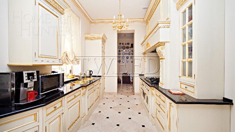 4-этажный коттедж 800 м² с отделкой