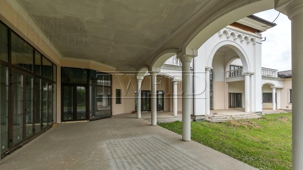 2-этажный коттедж 2 000 м² без отделки