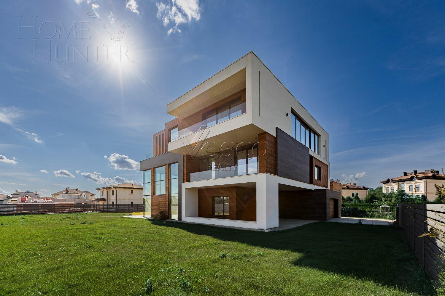 3-этажный коттедж 920 м² с отделкой