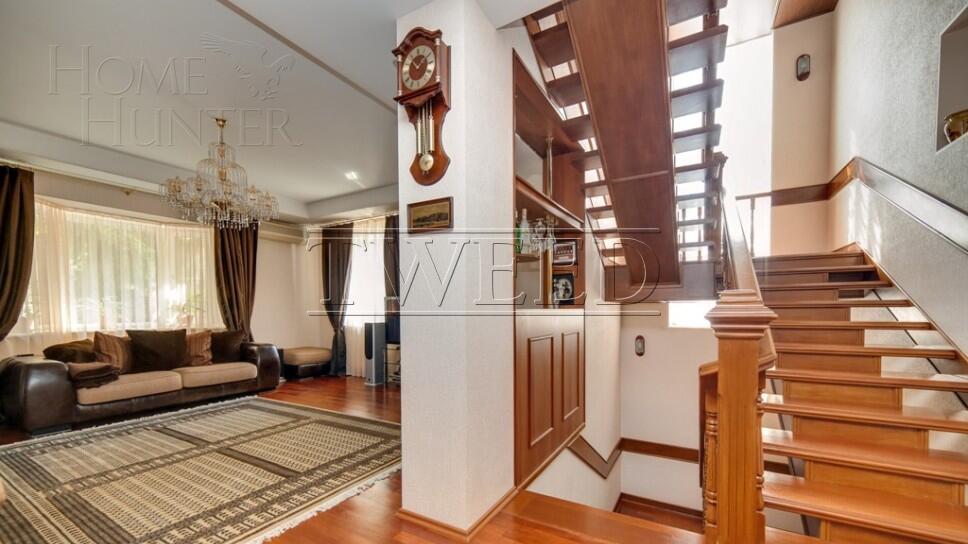 4-этажный коттедж 740 м² с отделкой