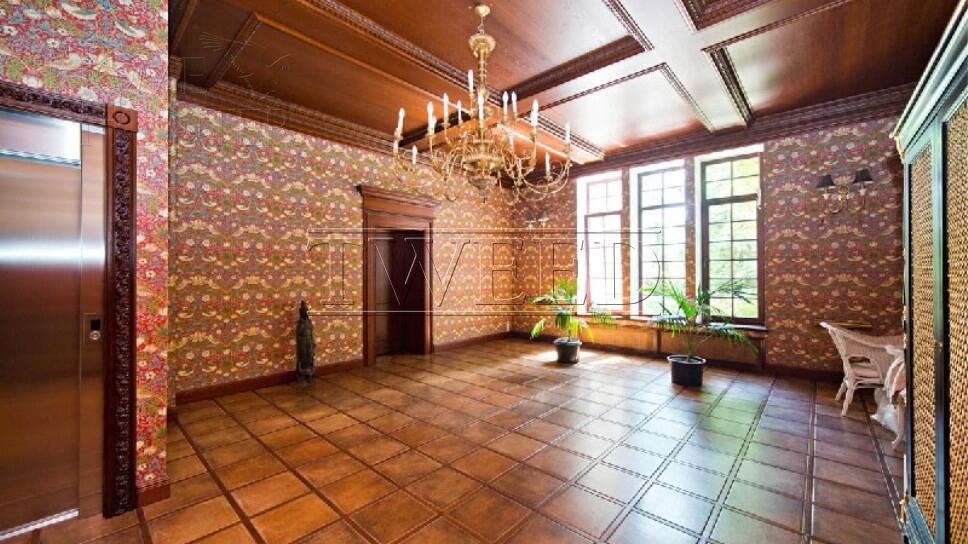 3-этажный коттедж 1 000 м² с отделкой