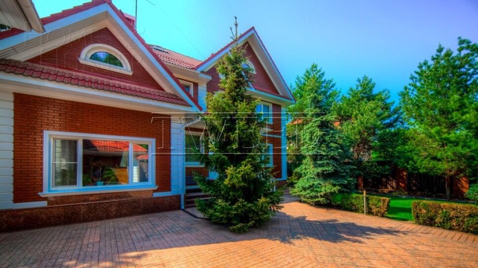 4-этажный коттедж 740 м² с отделкой