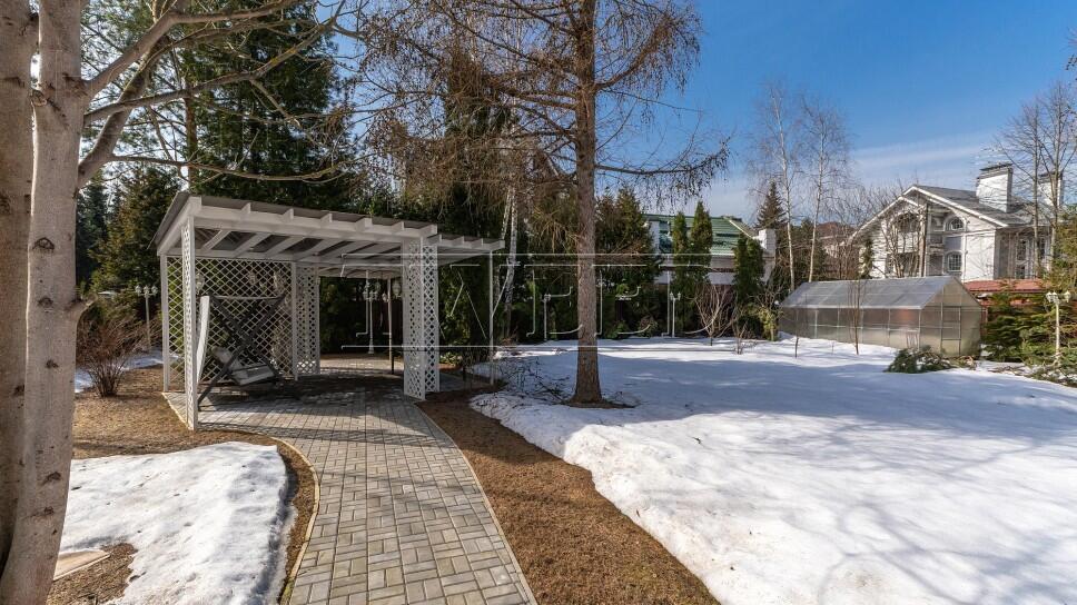 2-этажный коттедж 400 м² с отделкой