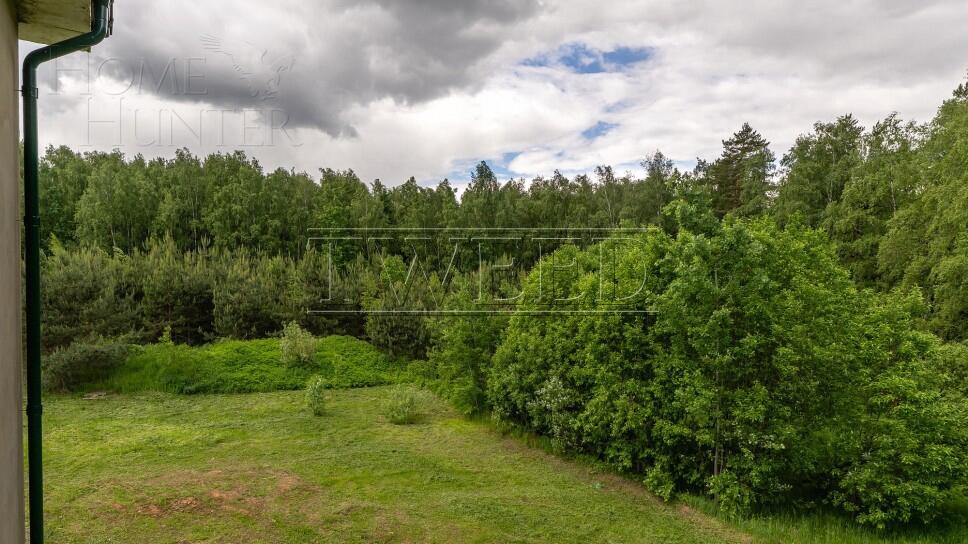 3-этажный коттедж 1 400 м² без отделки