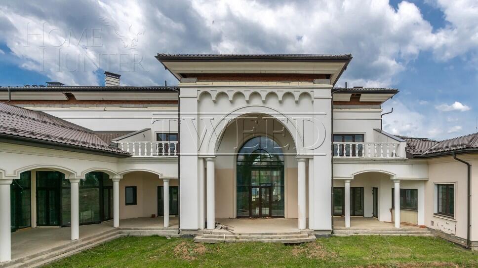 2-этажный коттедж 2 000 м² без отделки
