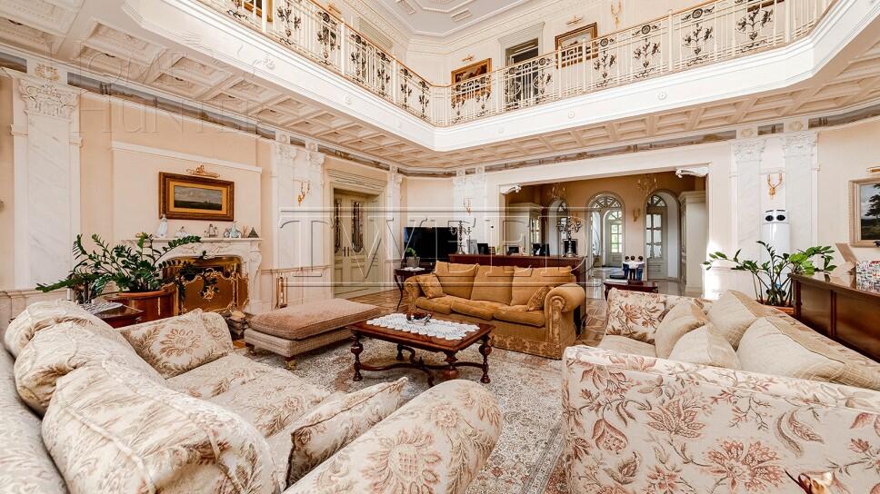 2-этажный коттедж 1 800 м² с отделкой