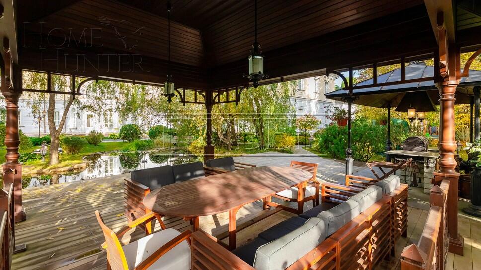 2-этажный коттедж 1 800 м² с отделкой