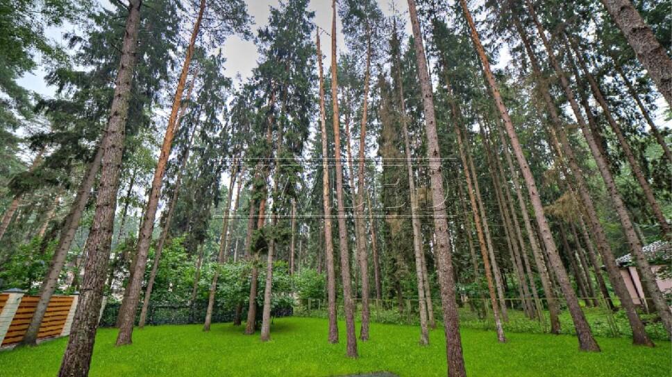 4-этажный коттедж 1 300 м² с отделкой
