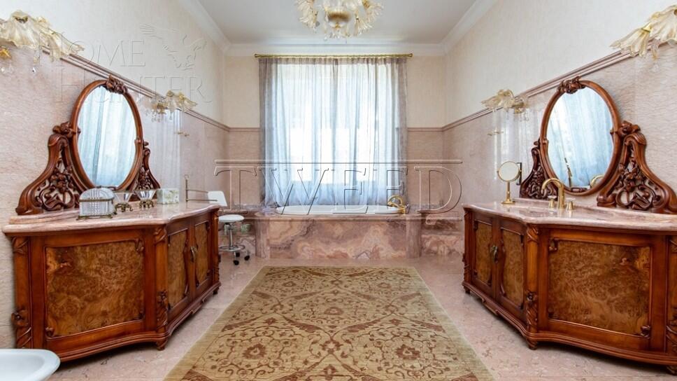 3-этажный коттедж 1 150 м² с отделкой