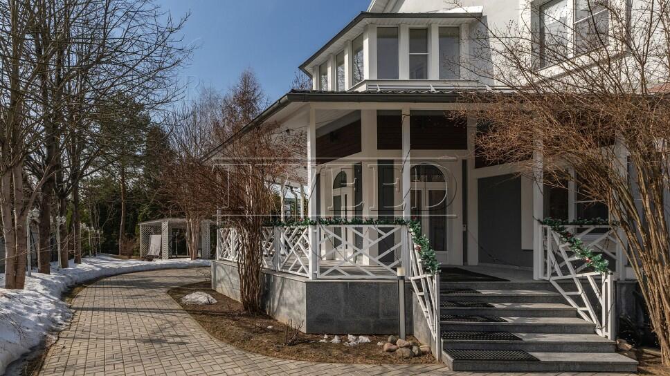 2-этажный коттедж 400 м² с отделкой
