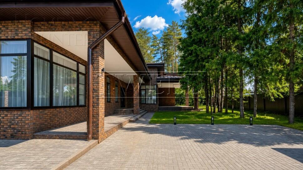 2-этажный коттедж 380 м² с отделкой