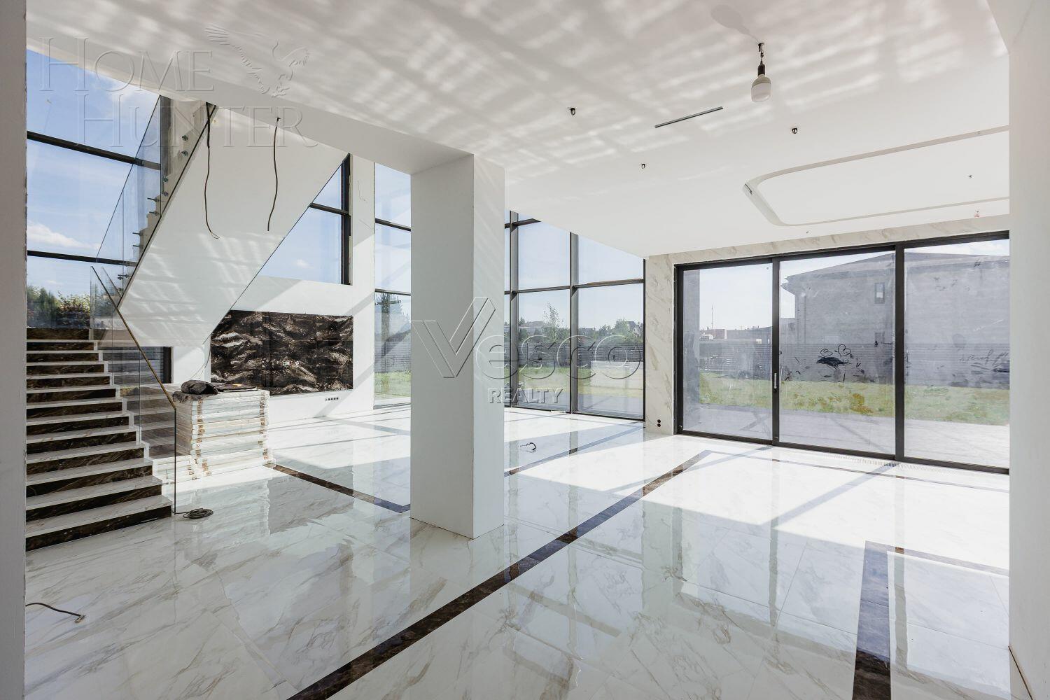3-этажный коттедж 920 м² с отделкой
