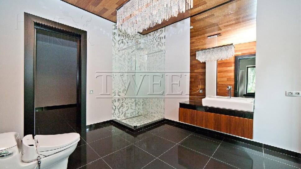 4-этажный коттедж 1 300 м² с отделкой
