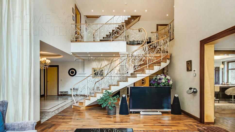 3-этажный коттедж 800 м² с отделкой