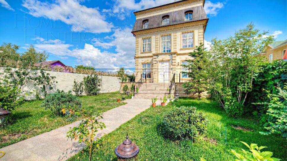 4-этажный коттедж 800 м² с отделкой