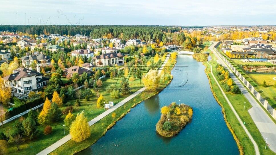 3-этажный коттедж 1 546 м² без отделки
