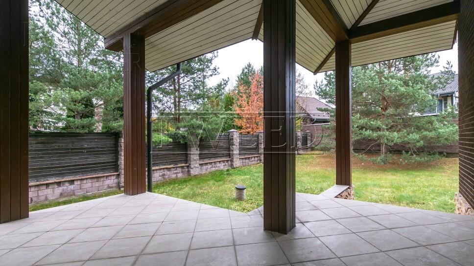 3-этажный коттедж 850 м² без отделки