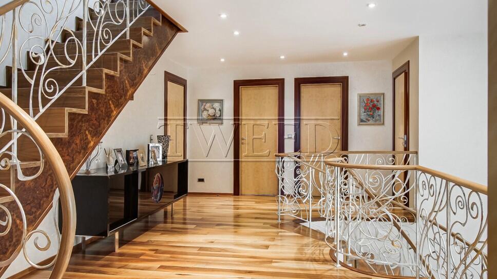 3-этажный коттедж 800 м² с отделкой