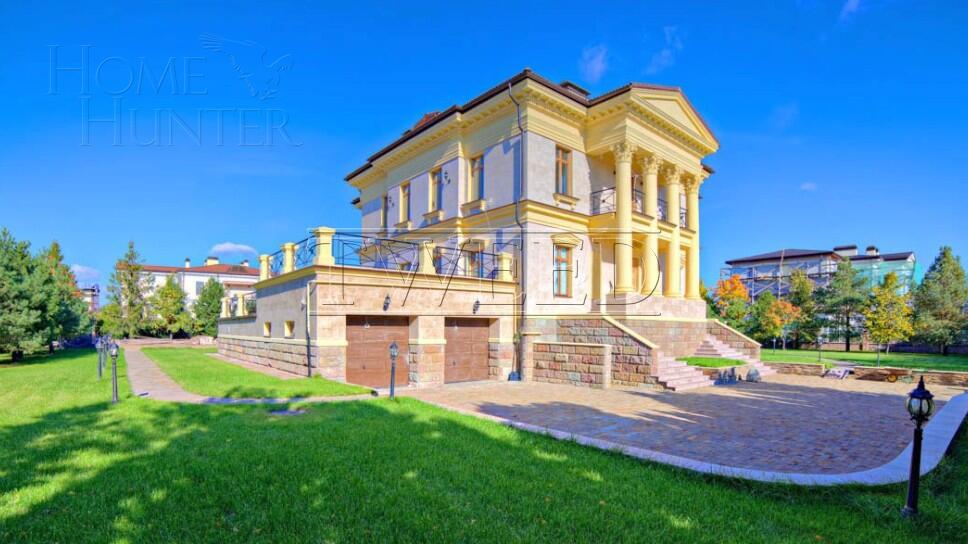 3-этажный коттедж 800 м² с отделкой
