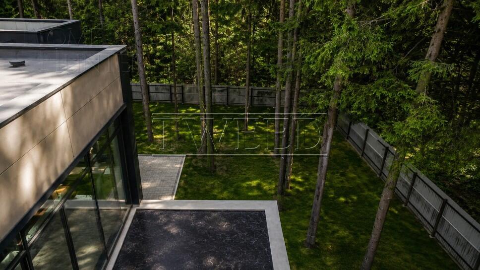 2-этажный коттедж 1 700 м² без отделки
