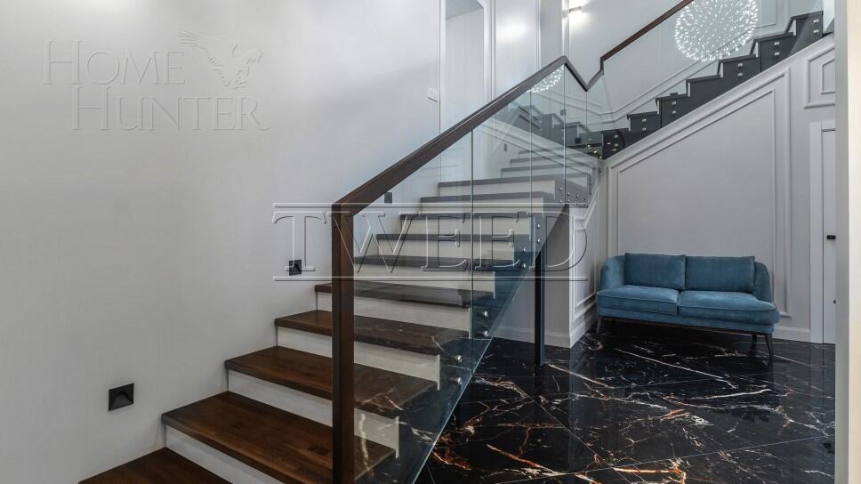 2-этажный коттедж 400 м² с отделкой