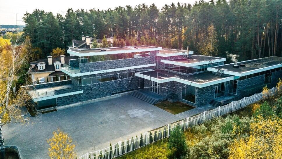 3-этажный коттедж 1 546 м² без отделки