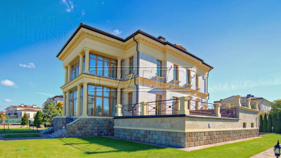 3-этажный коттедж 800 м² с отделкой