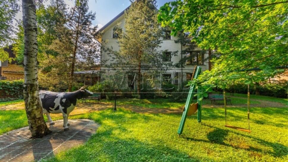 4-этажный коттедж 520 м² с отделкой