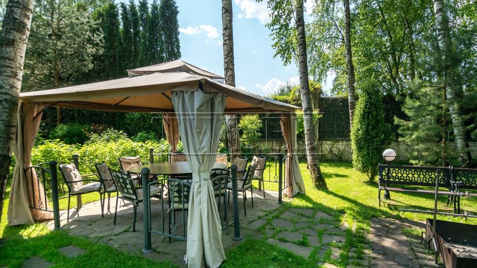 3-этажный коттедж 750 м² с отделкой
