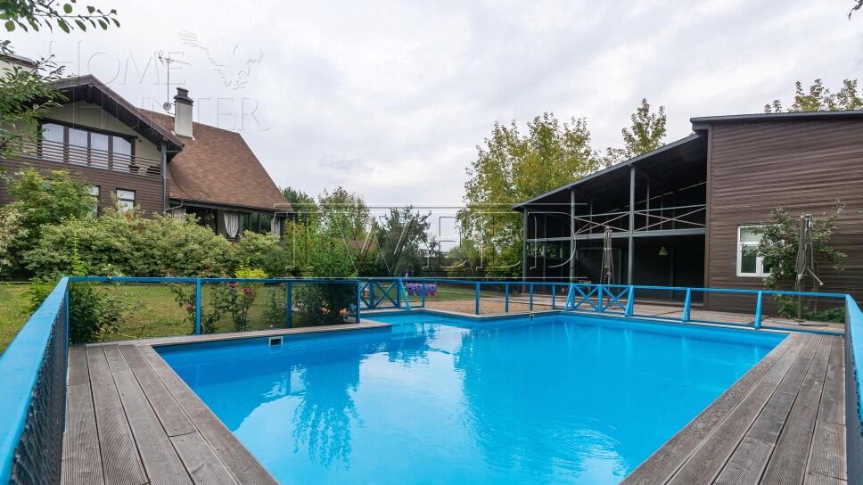 4-этажный коттедж 850 м² с отделкой