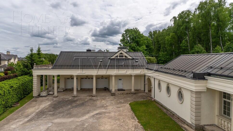 3-этажный коттедж 1 569 м² без отделки