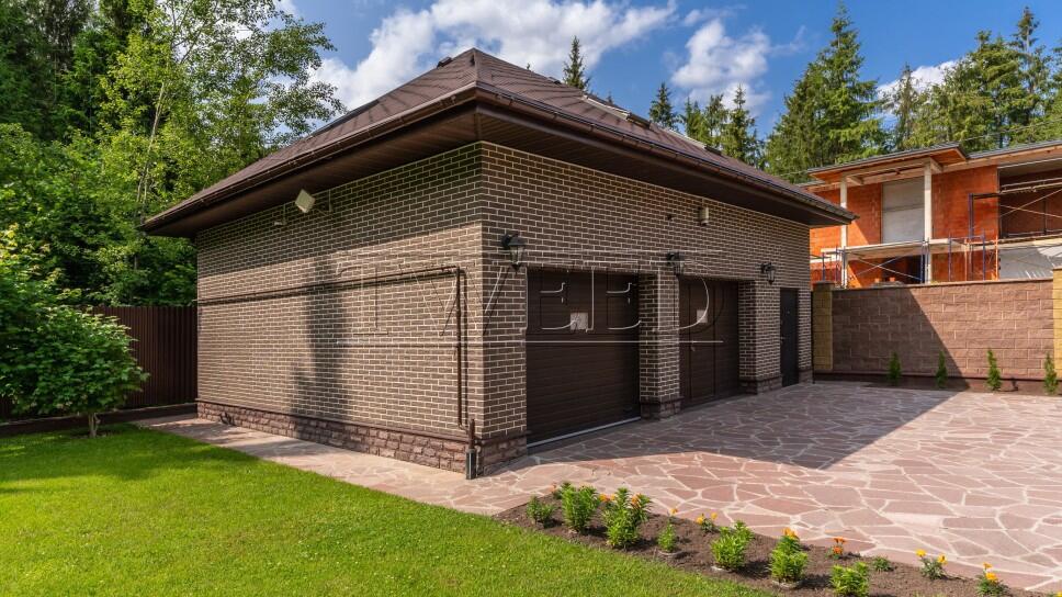 2-этажный коттедж 700 м² с отделкой