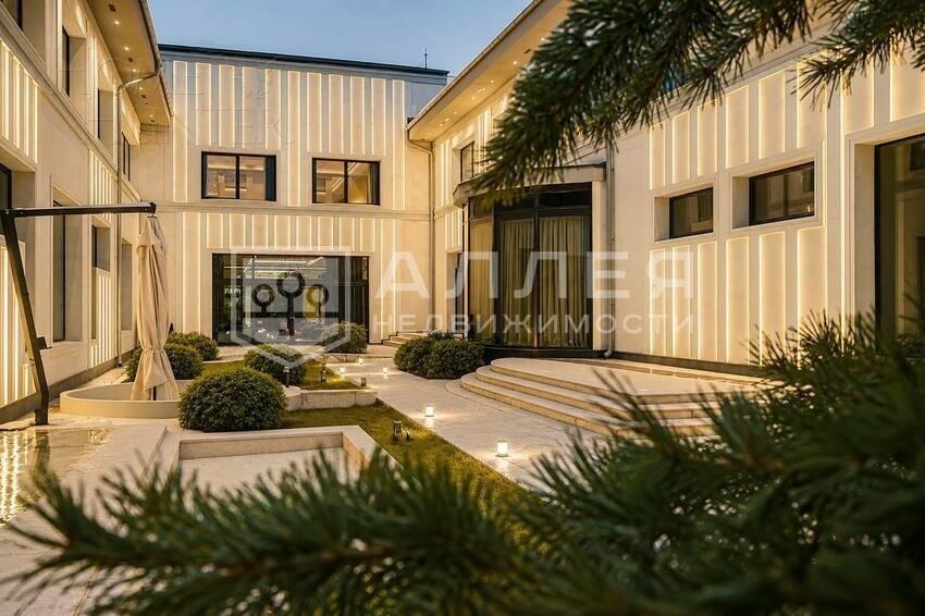 2-этажный коттедж 2 430 м² с отделкой