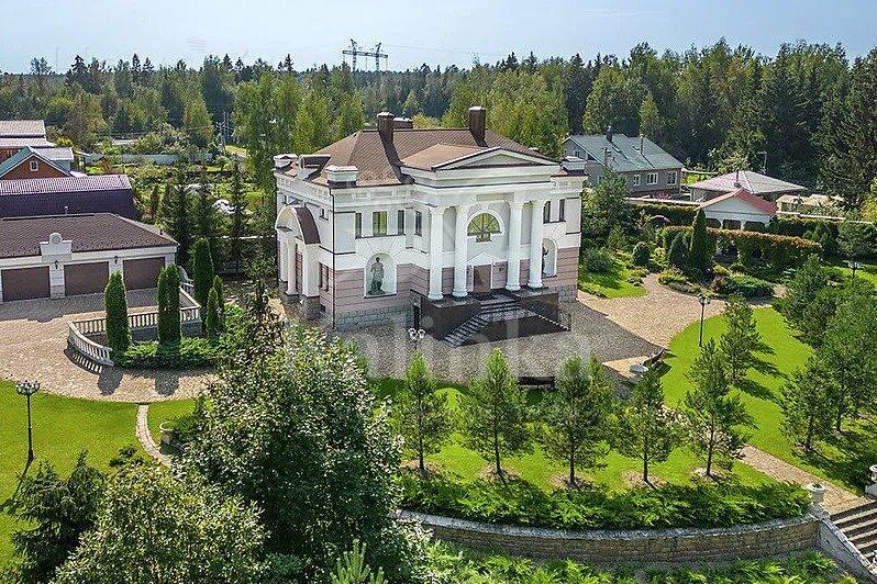 2-этажный коттедж 820 м² с отделкой