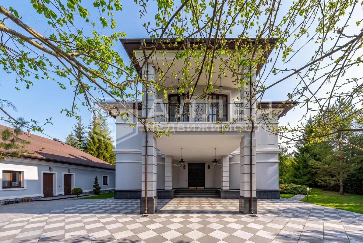 2-этажный коттедж 590 м² с отделкой