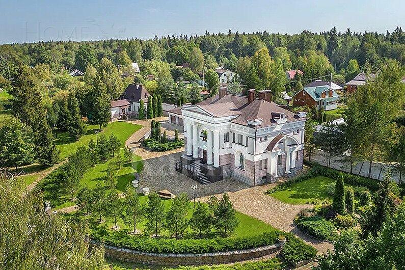 2-этажный коттедж 820 м² с отделкой
