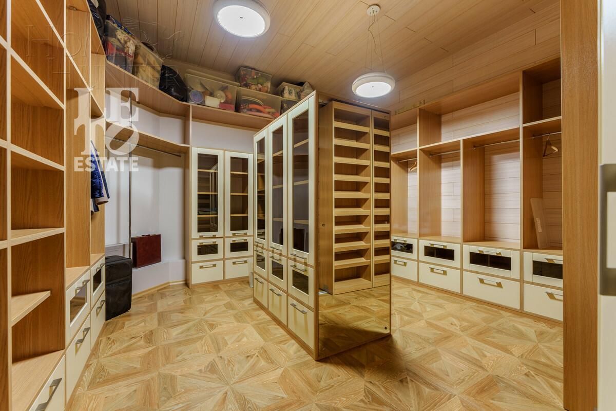 1-этажный коттедж 680 м² с отделкой